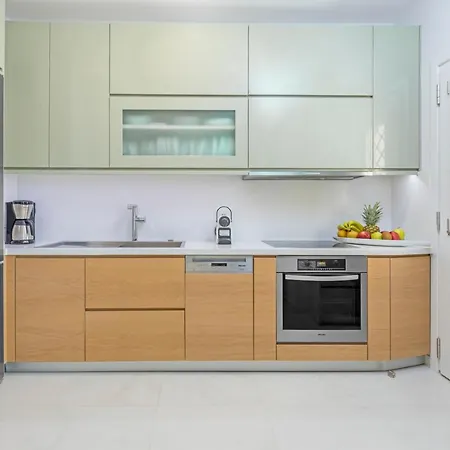 Luxury Central In Rhodes Town Apartment
